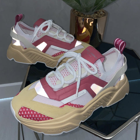 dolce-gabbana−pink−white−mesh−runner
